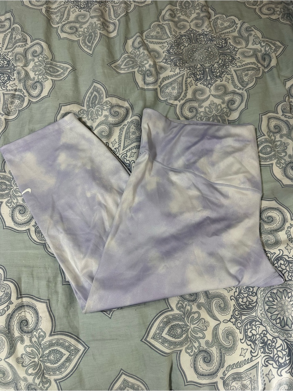 Women’s Nike Lavender and White Tie-Dye Leggings
